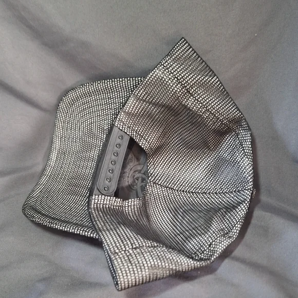 New John Deere Baseball/Trucker Style Snapback Doyble Layer Reflective Hat Adult - Picture 2 of 6